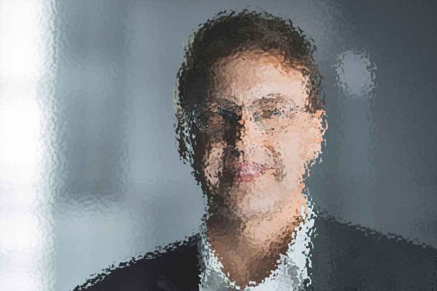 Central Paris Rents Fall 15% While Rural Areas Rise