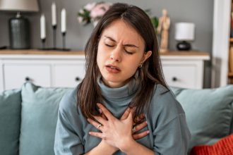 Five symptoms that can appear a ‘month before’ heart attack