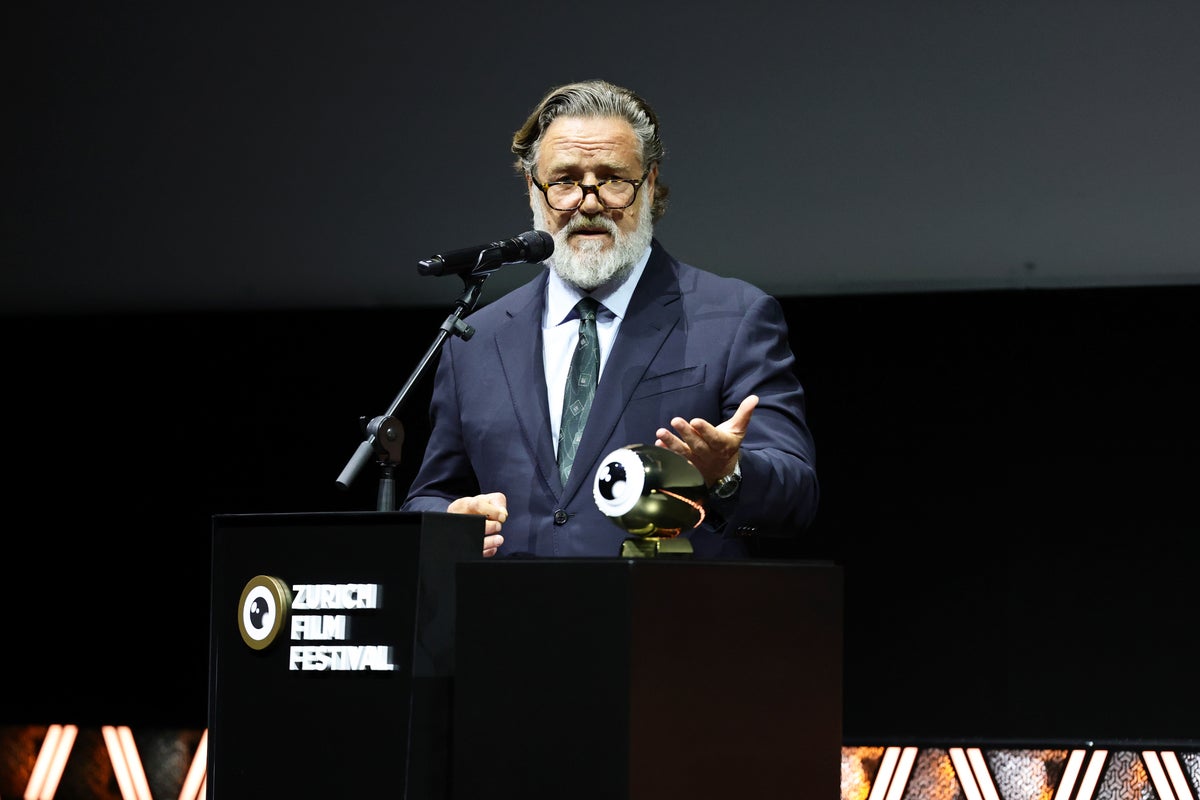 Russell Crowe shows off slimmed-down appearance ahead of reported wedding
