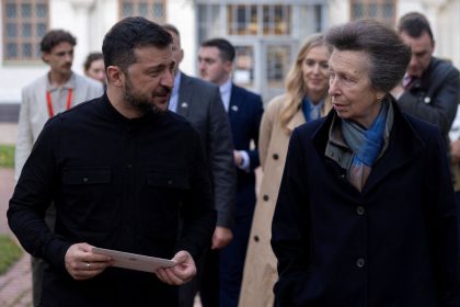 Princess Anne make surprise Ukraine visit – and leaves a personal tribute | World News