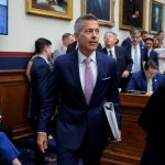 US facing worsening flight delays as shutdown snarls airports