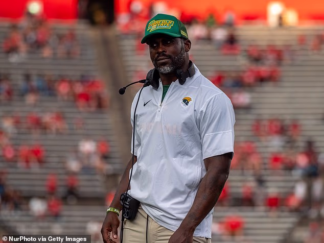 Controversial ex-NFL star Michael Vick already firing his staff after horrible 1-6 start to his first college coaching job