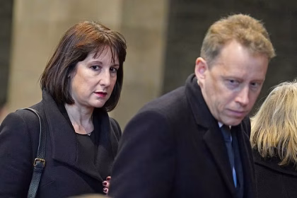 Humiliation for Rachel Reeves as she admits she DID know she needed a licence after Daily Mail revealed the Chancellor broke rental law – but PM’s ethics advisor brands it ‘inadvertent’