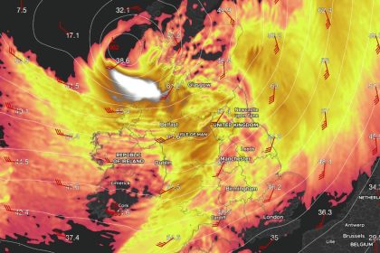 Storm Amy: Rare weather bomb confirmed with 100mph wind as forecaster issues two chilling words