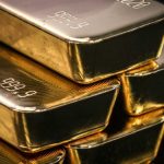 Gold tops ,000 for first time as traders pile into safe haven