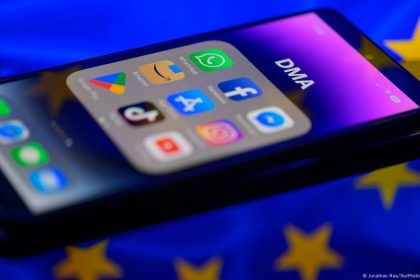 Outage at Amazon cloud service unit causes major disruption – DW – 10/20/2025