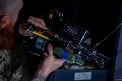 Russian gas plant hit in long-range strike – DW – 10/19/2025