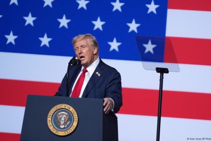 Trump vows peace in Middle East ‘one way or the other’ – DW – 10/03/2025