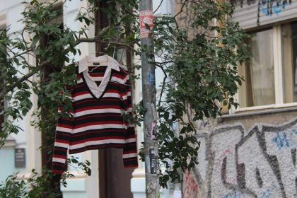 Berlin to crack down a beloved giveaway tradition – DW – 10/02/2025