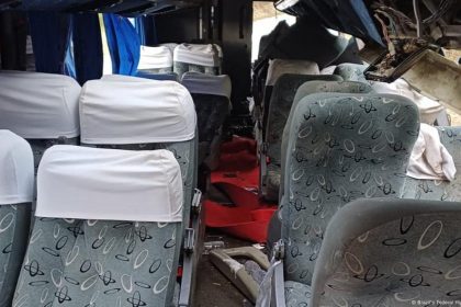 Bus crash kills at least 17 people – DW – 10/19/2025