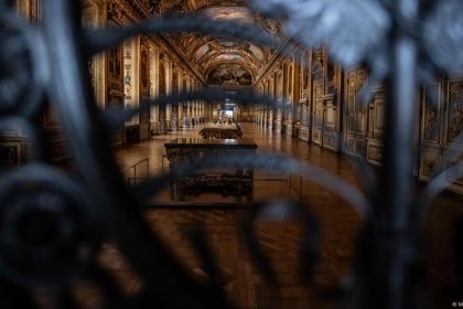 Louvre on lockdown after jewel robbery – DW – 10/20/2025