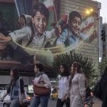 Iran’s Gen Z cornered by crackdowns, sanctions and conflict – DW – 10/21/2025