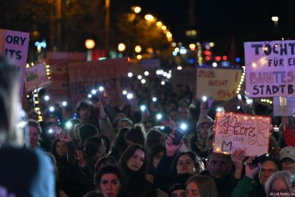 ‘Daughters’ protest after Merz remarks – DW – 10/22/2025