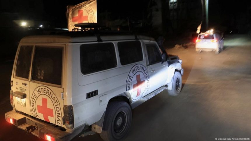 Israel receives body of another deceased hostage from Hamas – DW – 10/28/2025