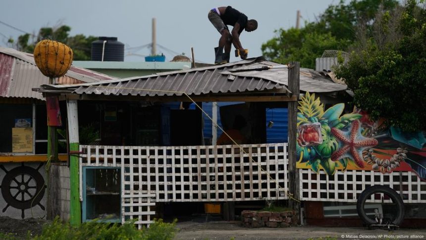 Jamaica braces for strongest ever storm – DW – 10/28/2025