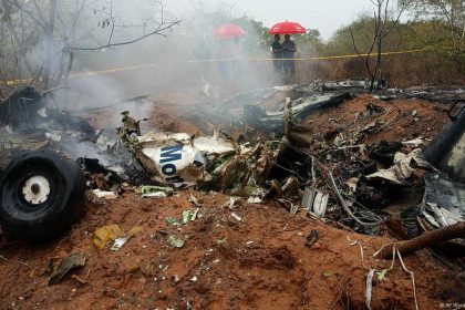 plane carrying foreign tourists crashes, 11 dead – DW – 10/28/2025