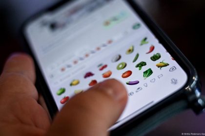 Australia trials AI to decode Gen Z slang in predator cases – DW – 10/29/2025