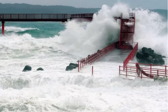 Typhoon Halong mapped: Emergency warning for Japanese islands and heavy rain forecast for California