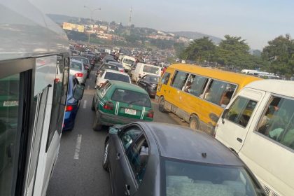 Abuja Roads Blocked, Heavy Traffic Over #FreeNnamdiKanu Protests (Photos)
