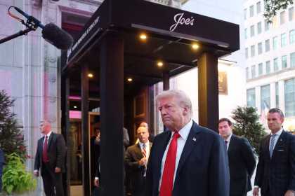 Trump team still fuming that protestors got within feet of president at surprise appearance at DC restaurant