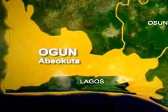 Pregnant woman, four others die as payloader crushes tricycle, car in Ogun