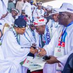 12 opposition lawmakers join APC in Kaduna