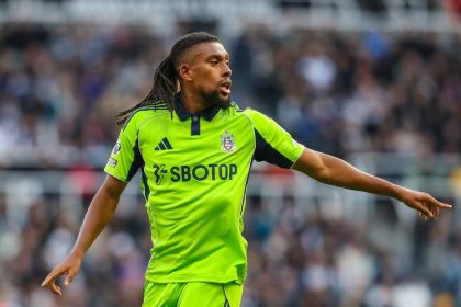 Iwobi escapes Jay Jay Okocha shadow, becomes first Nigerian to hit 300 Premier League matches.
