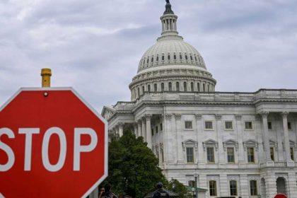 US government shutdown enters second week