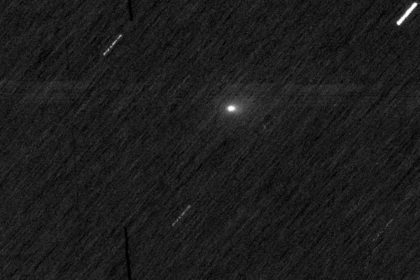 European Mars orbiter spies interstellar comet 3I/ATLAS zooming past Red Planet (photos)