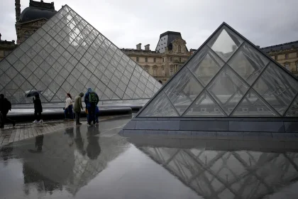 Louvre heist investigators arrest 5 more suspects, crown jewels remain missing