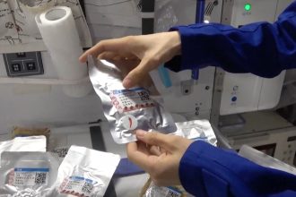 Chinese space station astronauts feast on spicy lamb, mooncakes for mid-autumn festival (video)