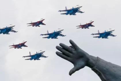 EU chief calls for stronger response to Russia’s ‘hybrid warfare’ campaign