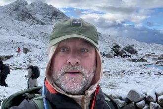 Everest trekker Rob Mason describes lucky escape after hundreds stranded on mountain by blizzard | World News