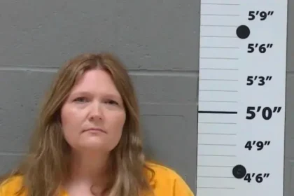 Former English teacher sentenced for sÂ£xually abusing her daughterâs teenage babysitter