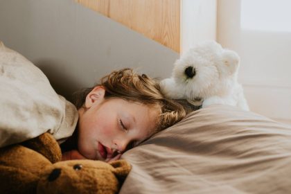 Symptoms as UKHSA warns infection ‘can become serious in hours’