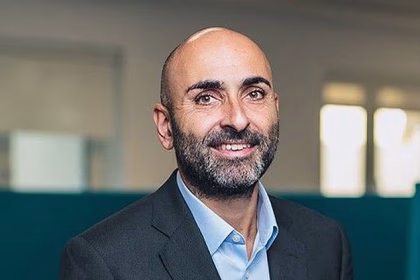 Experts reveal the eight signs a stock market crash is about to start – and what you must do NOW to protect yourself