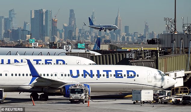 Urgent ground stop issued at Newark Airport as hundreds of travelers’ plans are disrupted