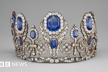 Woman charged over Louvre jewellery heist