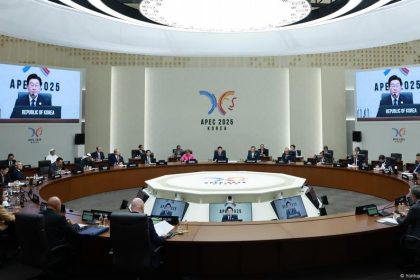 APEC summit adopts declarations on AI and demographic change – DW – 11/01/2025