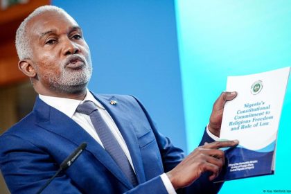 Nigeria FM refutes Trump’s claims of Christian persecution – DW – 11/04/2025