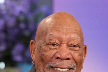 Morgan Freeman’s Spirit Tunnel Moment Reminds Us Why We’ll Always Love Him