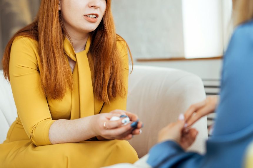 Woman Says Her Husband Wants Her to Cut off Friend Based on Pregnancy Reaction