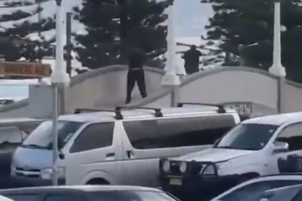 Bondi Beach shooting LIVE: Multiple casualties as gunmen open fire on beachgoers