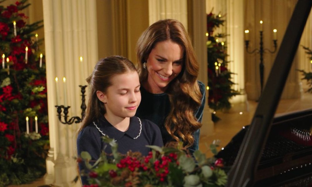 Kate Middleton surprise as she duets with Princess Charlotte at carol concert