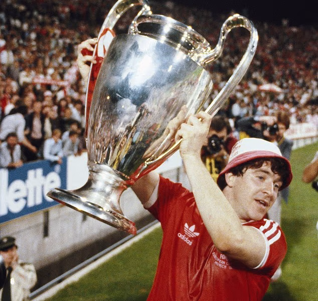 John Robertson dead at 72: Tributes pour in as legendary ex-Nottingham Forest and Scotland star passes away