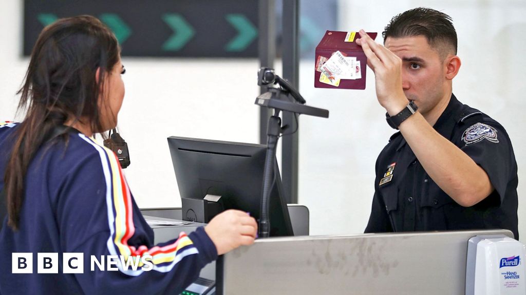 US could ask tourists for five-year social media history before entry