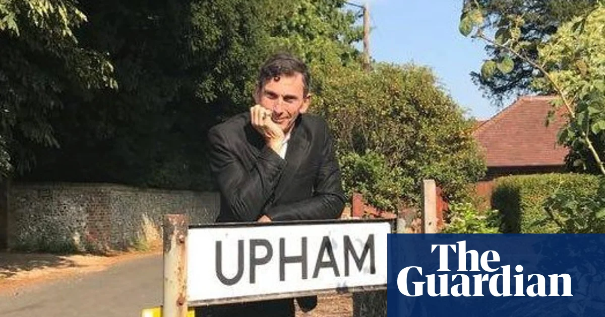 Family pays tribute to one of two men missing after Christmas Day swim | Devon