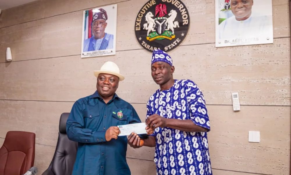 Taraba governor receives APC membership card weeks after announcing defection