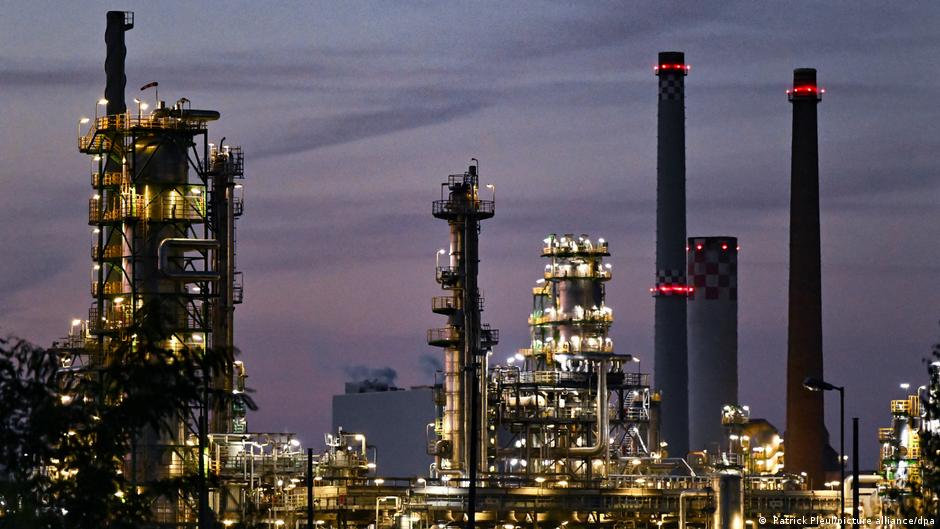 Major oil pipeline spill reported in eastern Germany – DW – 12/10/2025