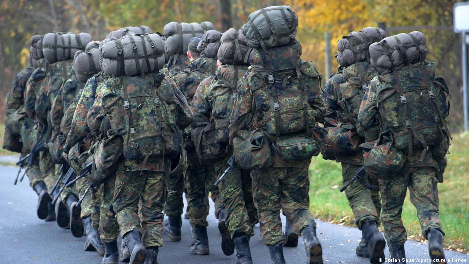 German lawmakers approve billions in military expenditure – DW – 12/17/2025